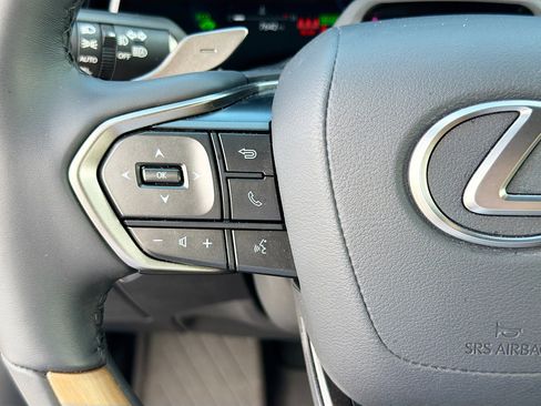 Used 2025 Lexus RX 350h w/ Convenience Package image 39