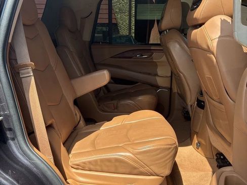 Used 2015 Cadillac Escalade Platinum AWD/4WD image 24
