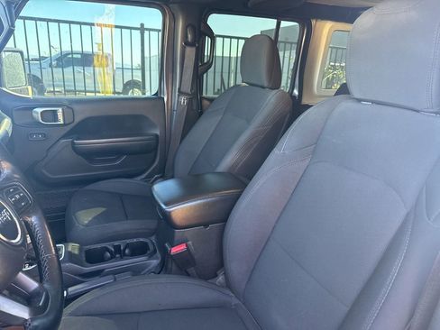 Used 2021 Jeep Wrangler Unlimited Sport image 9