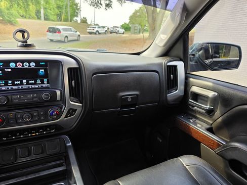 Used 2018 GMC Sierra 1500 SLT AWD/4WD image 12