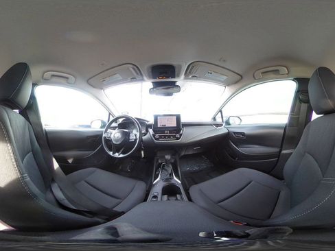 Used 2025 Toyota Corolla LE image 38