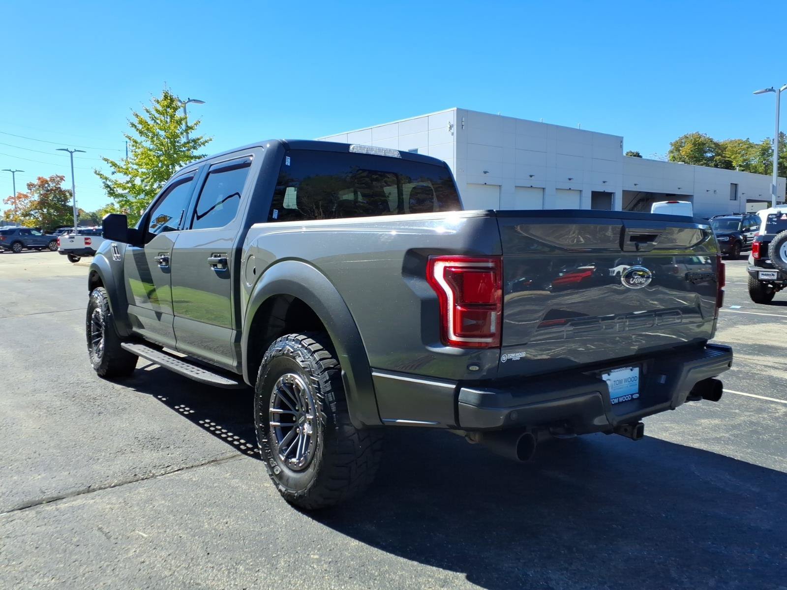 Used 2018 Ford F150 Raptor w/ Equipment Group 802A Luxury AWD/4WD image 8