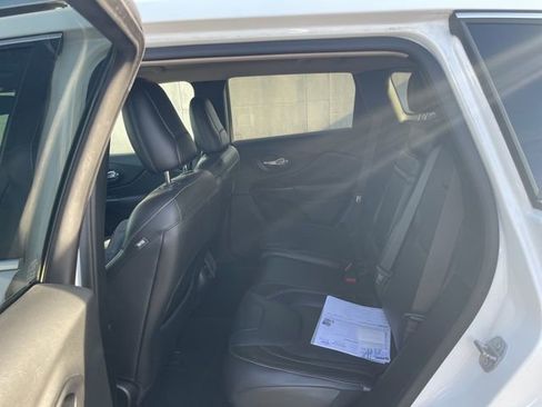 Used 2016 Jeep Cherokee Limited image 9