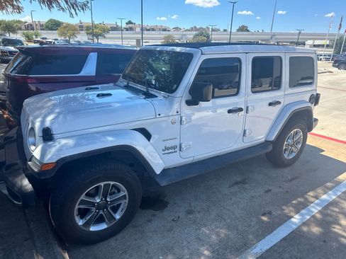 Used 2022 Jeep Wrangler Unlimited Sahara w/ LED Lighting Group AWD/4WD image 10