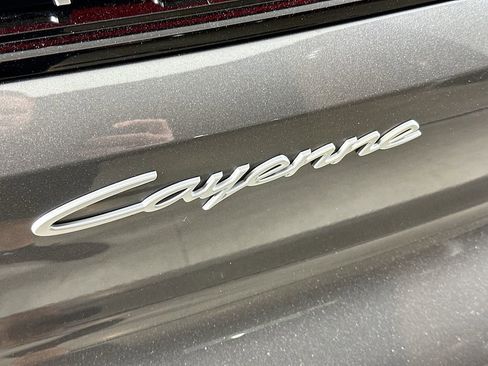New 2025 Porsche Cayenne image 34