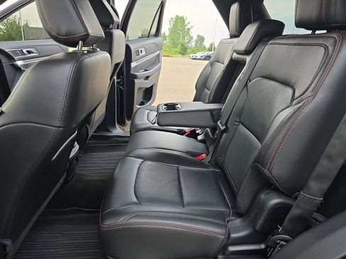 Used 2018 Ford Explorer Sport AWD/4WD image 15