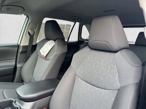 New 2025 Toyota RAV4 XLE image 15