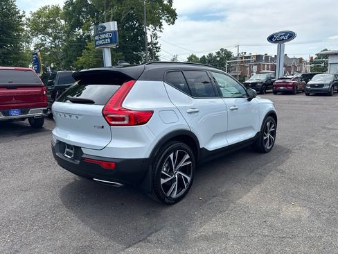 Used 2020 Volvo XC40 T5 R-Design w/ Protection Package AWD/4WD image 4