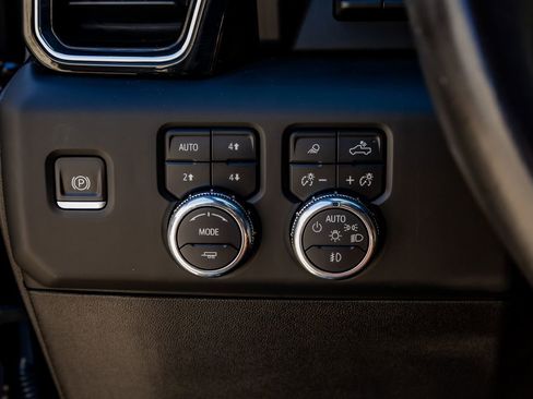 Used 2024 GMC Sierra 3500 Denali Ultimate image 22