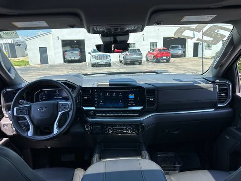 Used 2025 Chevrolet Silverado 2500 LTZ w/ LTZ Plus Package AWD/4WD image 31