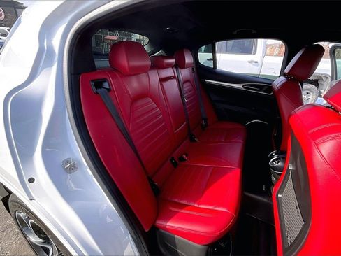 Used 2022 Alfa Romeo Stelvio Veloce image 26