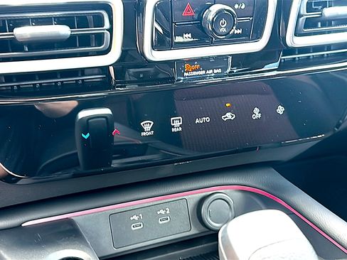 New 2026 Nissan Sentra SR w/ Floor Mat Package FWD image 23