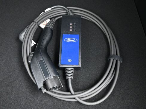 New 2025 Ford Escape Base w/ PHEV Premium Package image 26