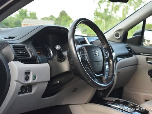 Used 2016 Honda Pilot Touring image 22