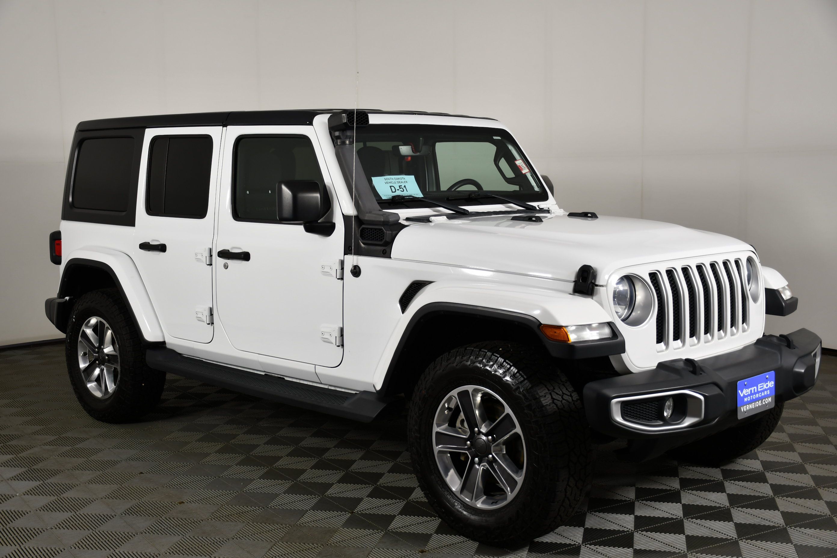 Used 2018 Jeep Wrangler Unlimited Sahara AWD/4WD image 4