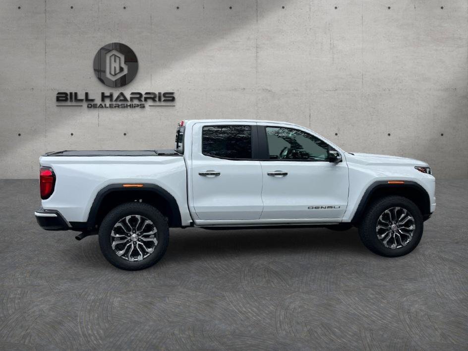 Used 2025 GMC Canyon Denali AWD/4WD image 4