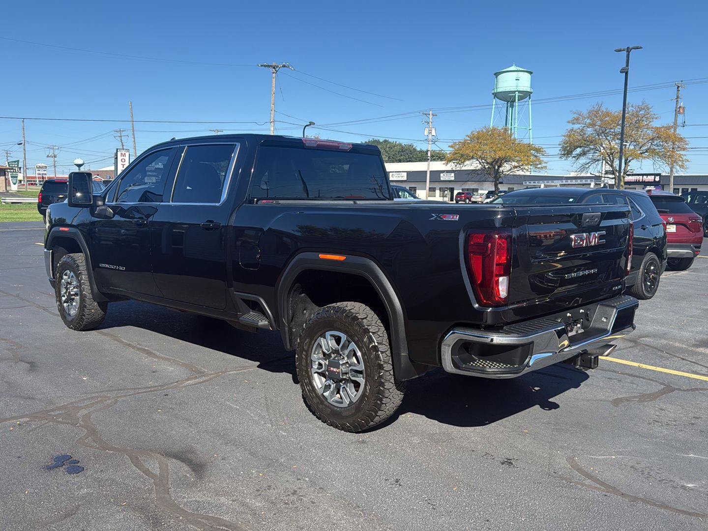 Used 2022 GMC Sierra 2500 SLE w/ SLE Value Package; AWD/4WD image 5