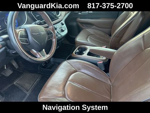 Used 2019 Chrysler Pacifica Limited w/ Advanced Safetytec Group image 2