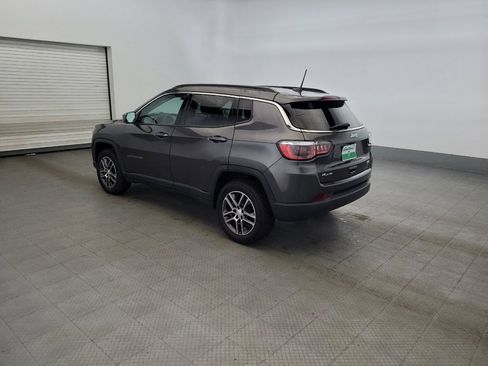 Used 2017 Jeep Compass Latitude w/ Popular Equipment Group AWD/4WD image 3