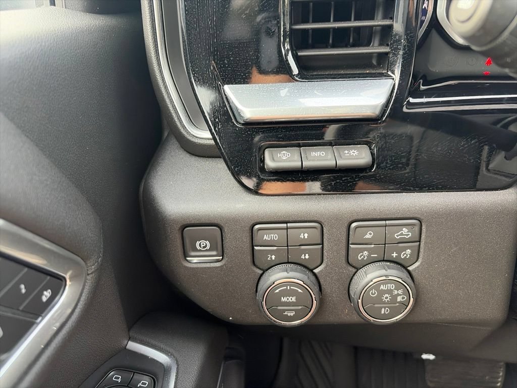 New 2026 Chevrolet Silverado 2500 High Country w/ High Country Premium Package AWD/4WD image 23
