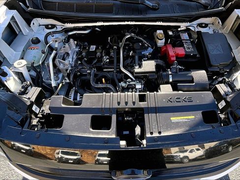 Used 2025 Nissan Kicks SV image 11