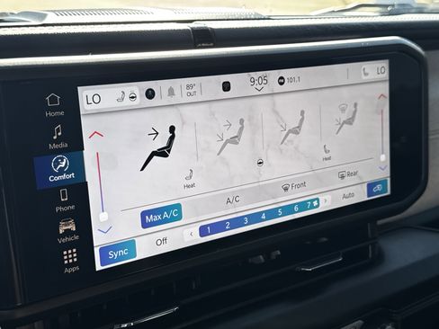 Used 2025 Jeep Wrangler Sahara image 20