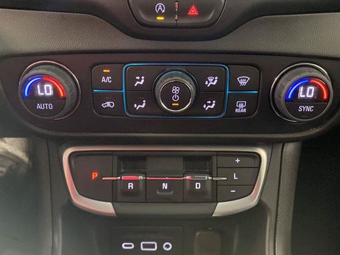 Used 2024 GMC Terrain SLT FWD image 52