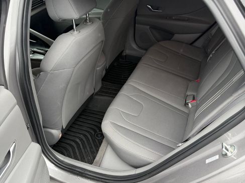 Used 2023 Hyundai Elantra SEL FWD image 18