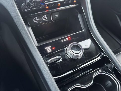 Used 2023 Jeep Grand Cherokee Limited image 28