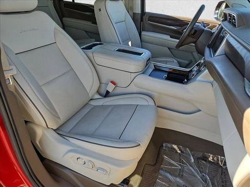 Used 2021 GMC Yukon XL Denali w/ Denali Premium Package AWD/4WD image 22