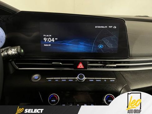 Used 2025 Hyundai Elantra SEL FWD image 12