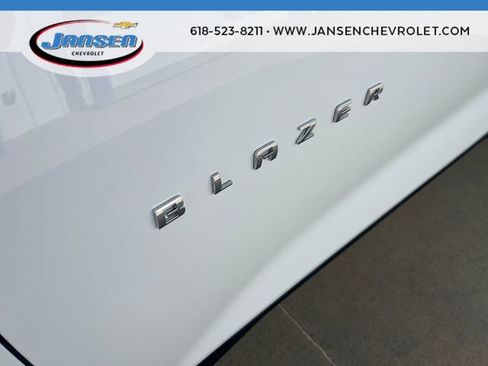 Used 2025 Chevrolet Blazer LT FWD image 31