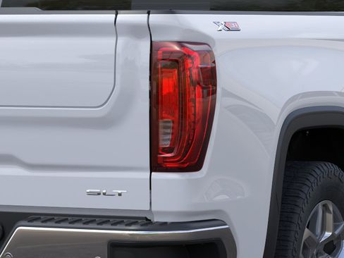 New 2026 GMC Sierra 1500 SLT AWD/4WD image 35