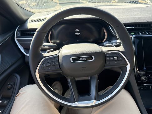 New 2025 Jeep Grand Cherokee Laredo X w/ Luxury Tech Group I image 30