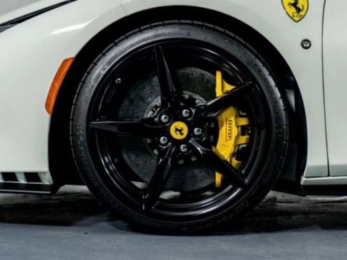 Used 2022 Ferrari F8 Tributo image 15