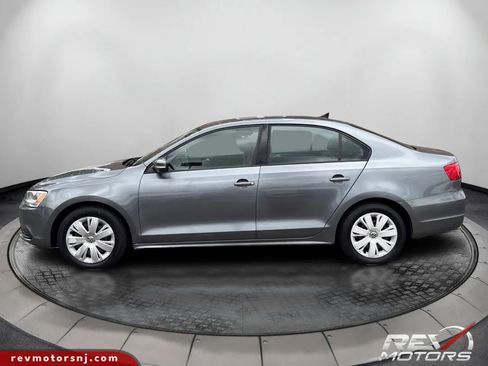 Used 2014 Volkswagen Jetta SE FWD image 2