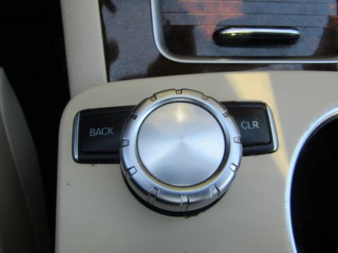 Used 2014 Mercedes-Benz GLK 250 BlueTEC 4MATIC image 25