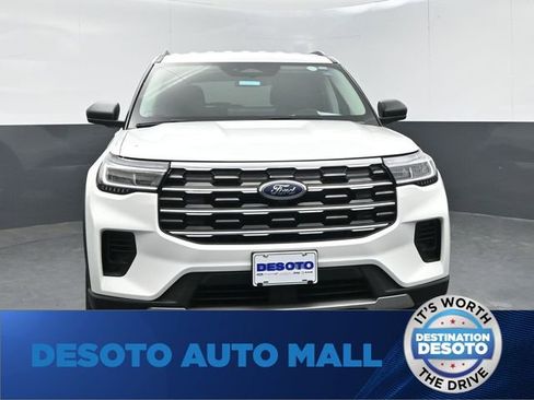 Certified 2025 Ford Explorer Active AWD/4WD image 3