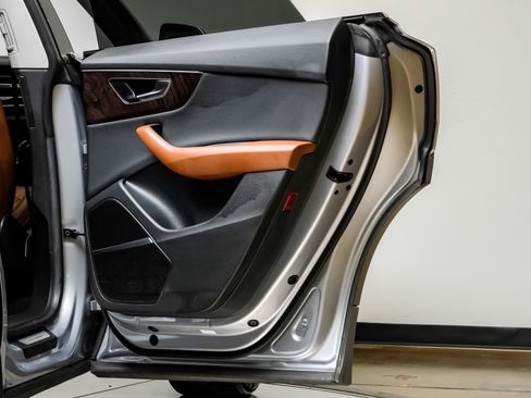 Used 2022 Audi Q8 Premium Plus w/ Premium Plus Package image 50