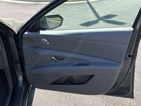New 2026 Hyundai Elantra SE FWD image 15
