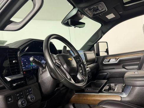 Used 2024 Chevrolet Silverado 3500 High Country w/ Technology Package AWD/4WD image 23