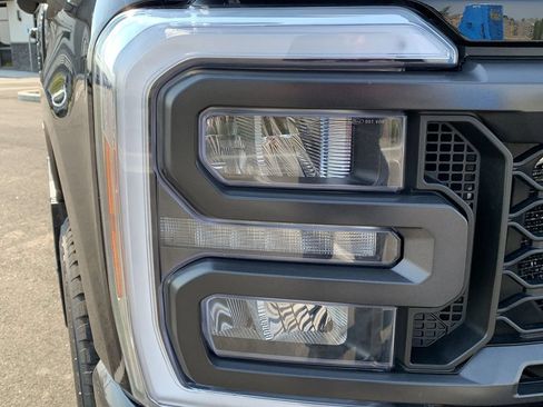 Used 2023 Ford F350 Lariat w/ Lariat Ultimate Package AWD/4WD image 10