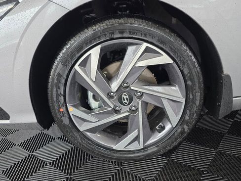 New 2025 Hyundai Elantra Limited image 10
