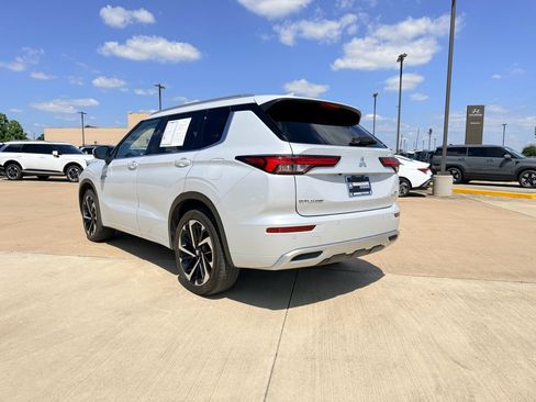 Used 2024 Mitsubishi Outlander SEL AWD/4WD image 9