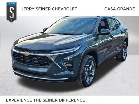 Used 2026 Chevrolet Trax LT image 1