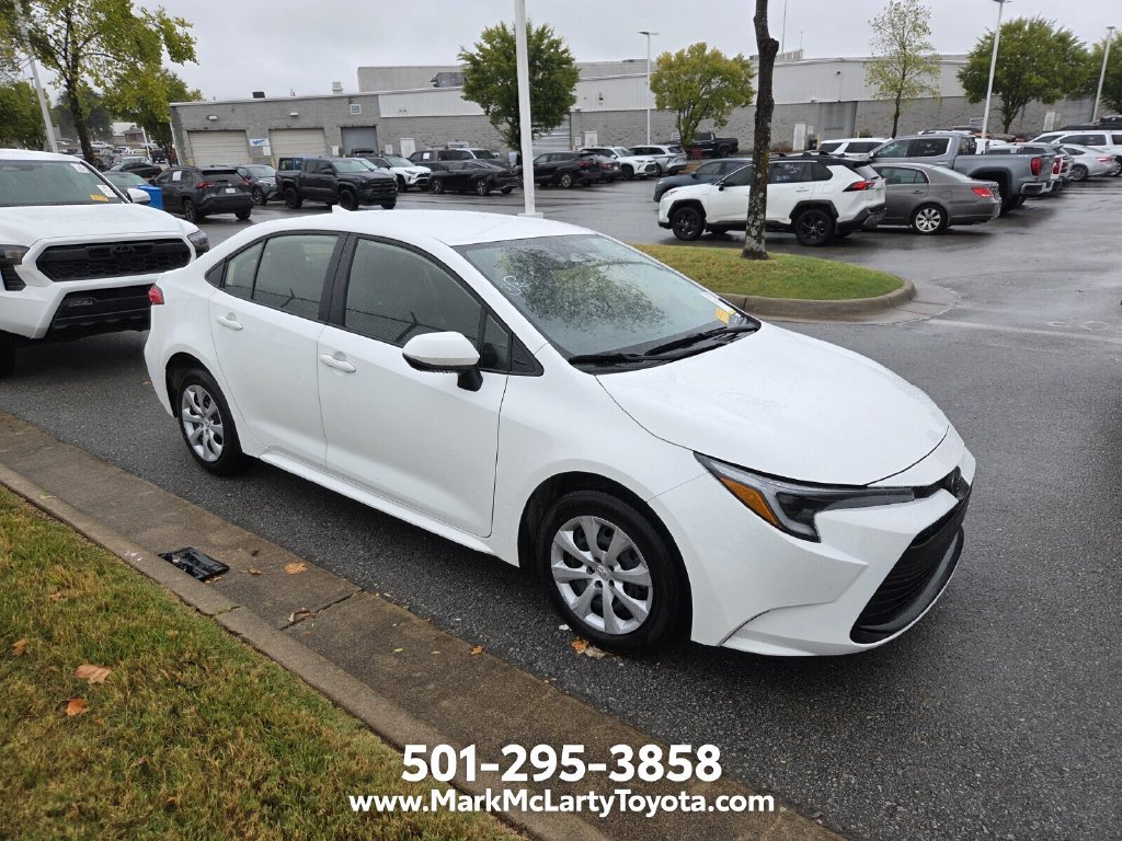 Used 2026 Toyota Corolla LE FWD image 3