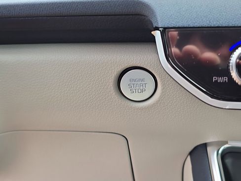 New 2026 Kia Carnival EX FWD image 29