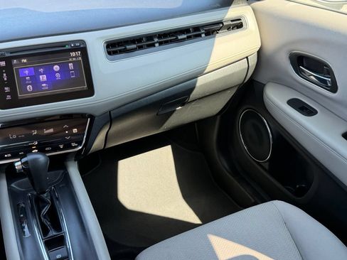 Used 2017 Honda HR-V EX image 16
