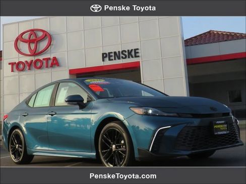 Certified 2026 Toyota Camry SE image 1