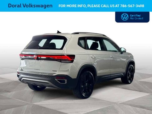 Used 2025 Volkswagen Taos SEL AWD/4WD image 8